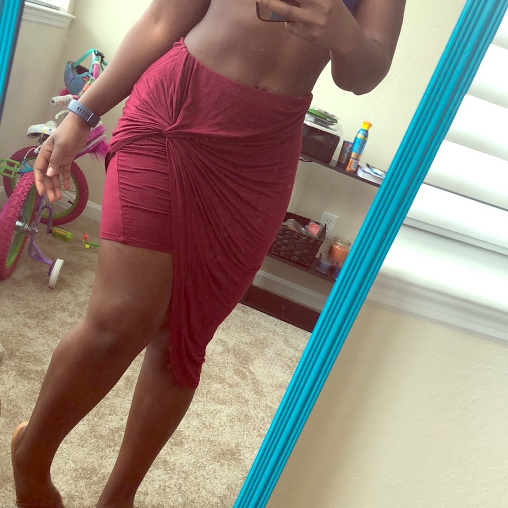 Asymmetric skirt